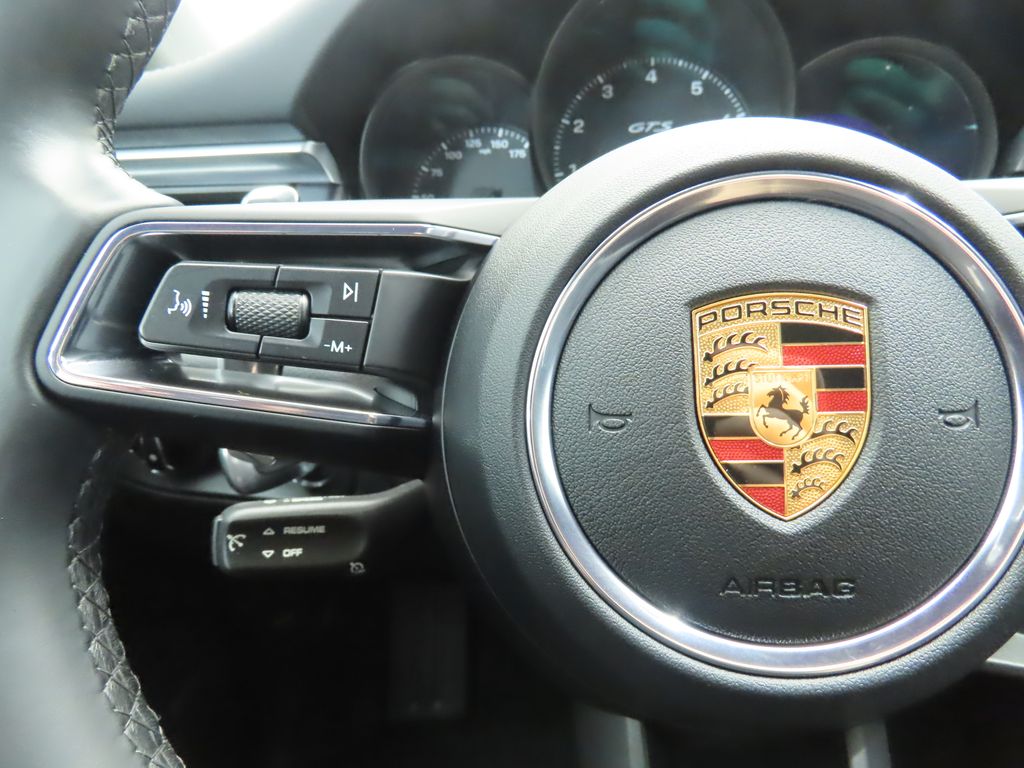 Thumbnail: 2022 Porsche Macan - 11