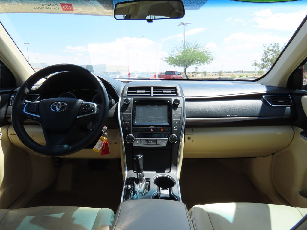 2017 Toyota Camry XLE 13