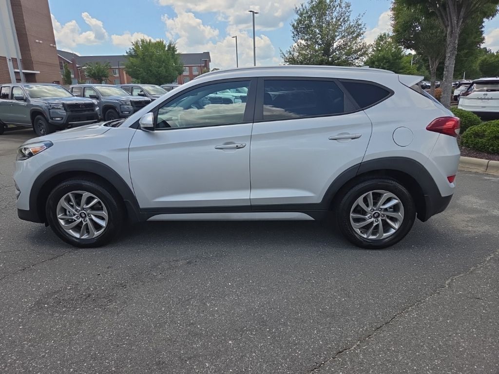 Used 2017 Silver Hyundai SE Plus image 4