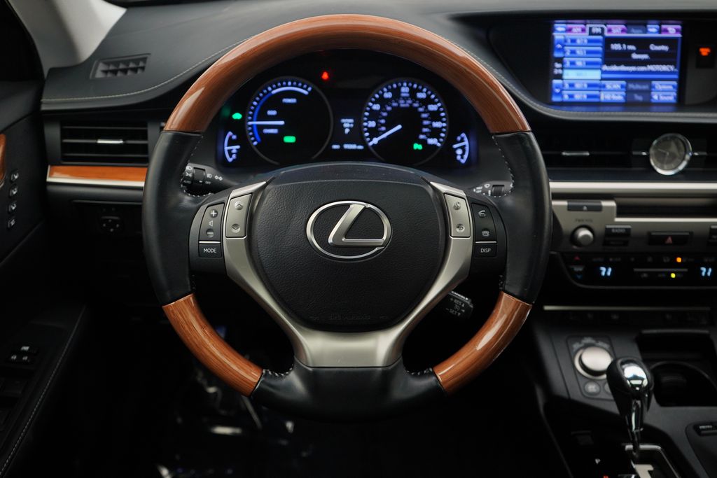 Thumbnail: 2013 Lexus ES - 9