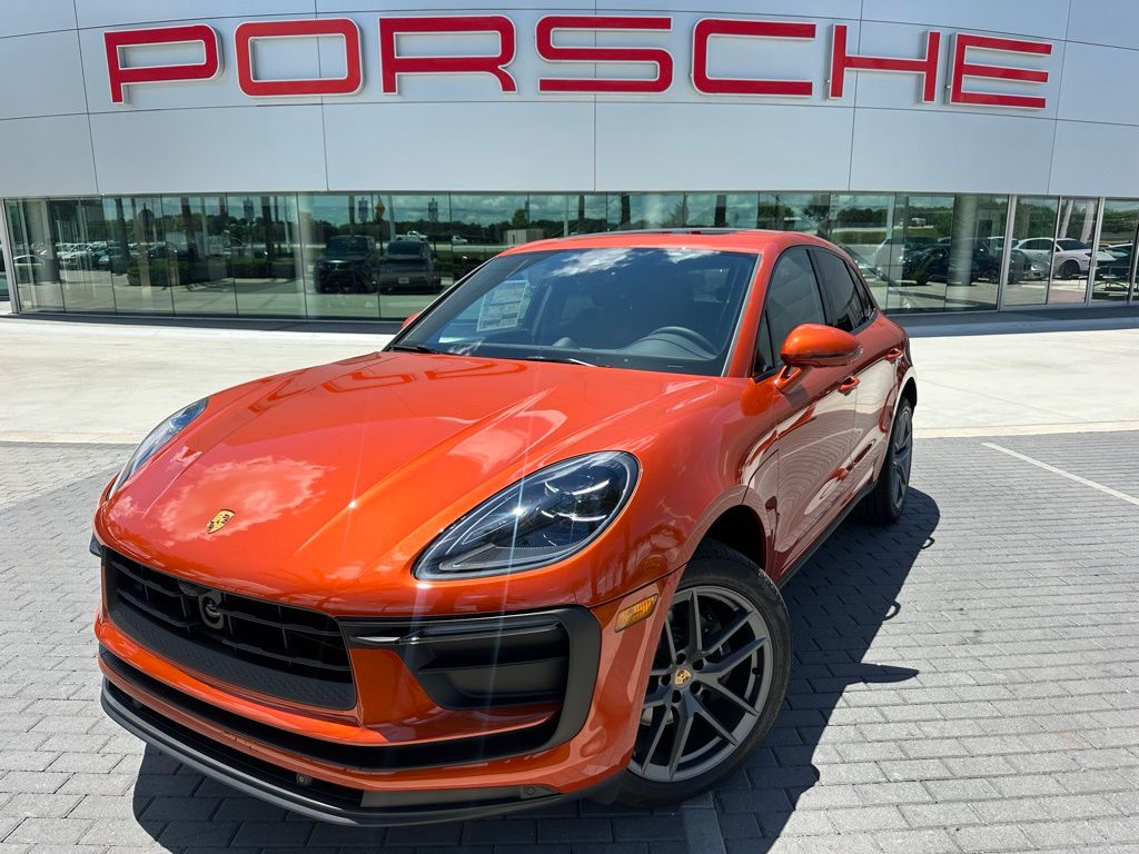 Thumbnail: 2025 Porsche Macan - 1
