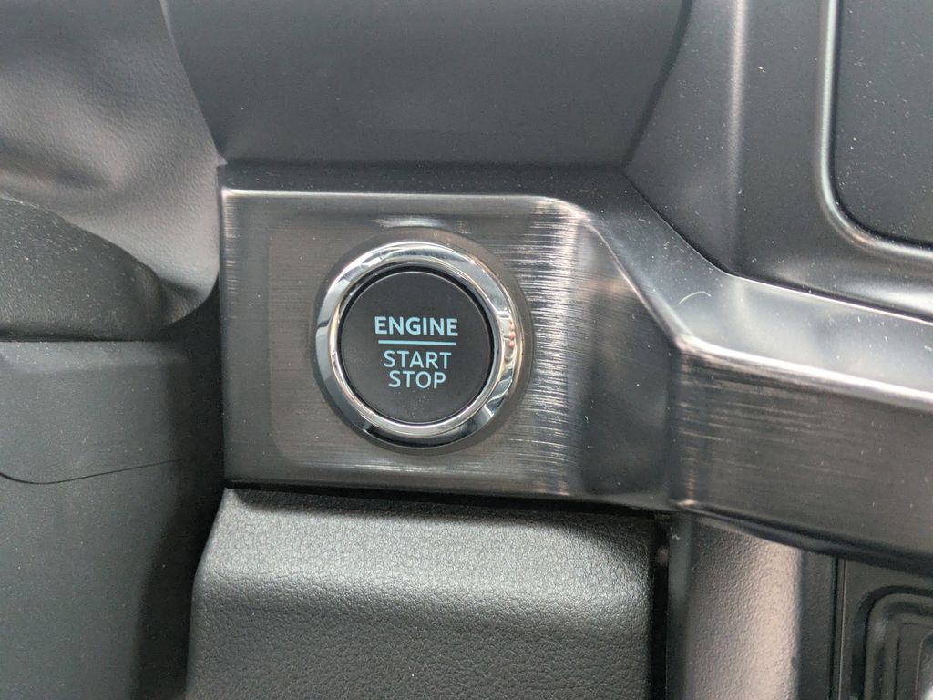 2025 Ford F-550 Chassis LARIAT