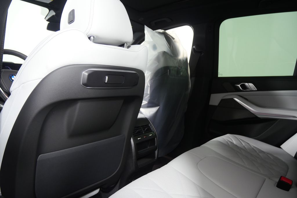 Thumbnail: 2026 BMW X5 - 17