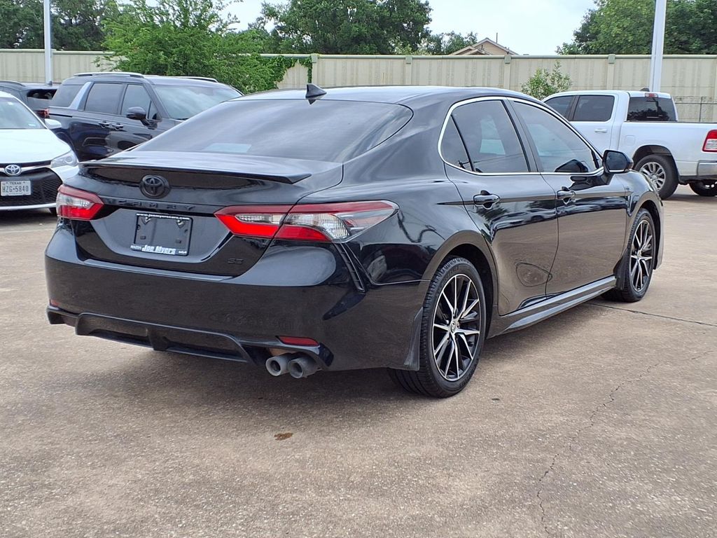 2024 Toyota Camry SE - 3
