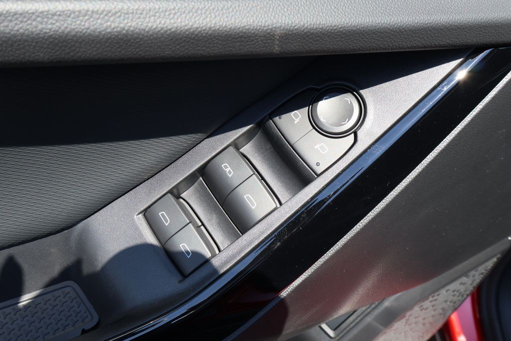 Thumbnail: 2026 Chevrolet Equinox - 17
