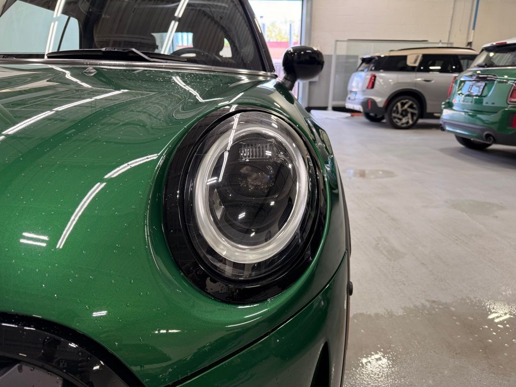 Thumbnail: 2022 MINI Cooper - 9