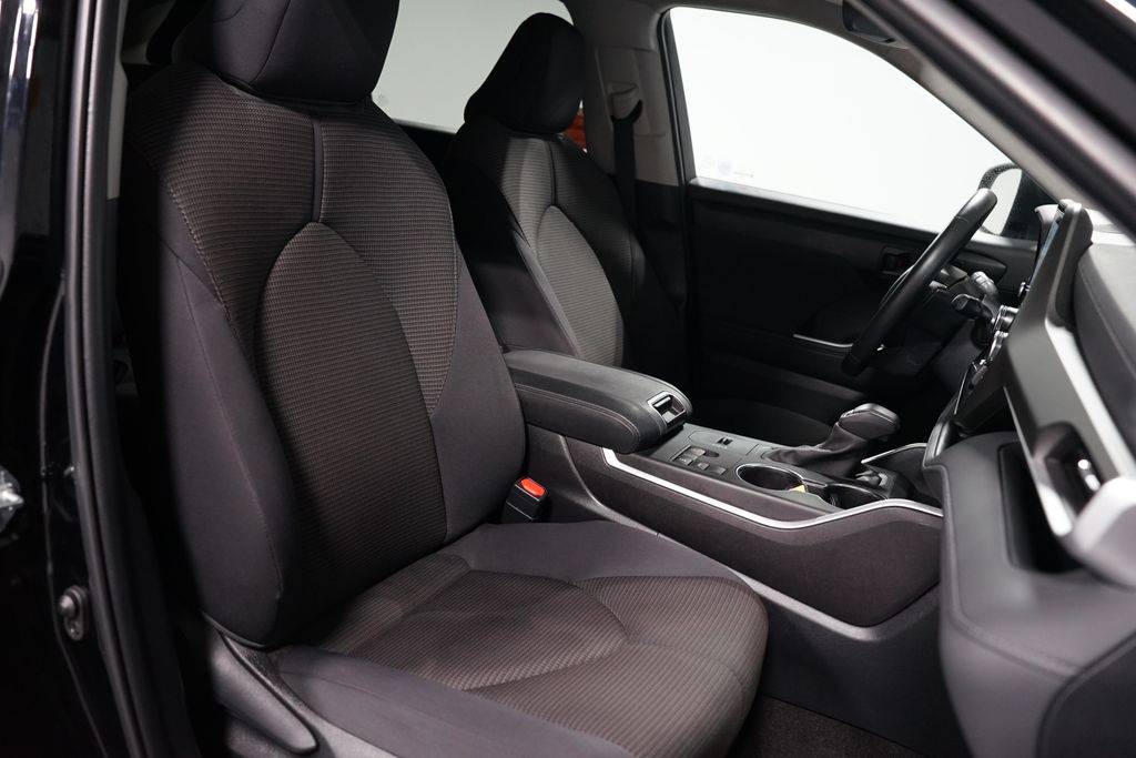 Thumbnail: 2024 Toyota Highlander - 27