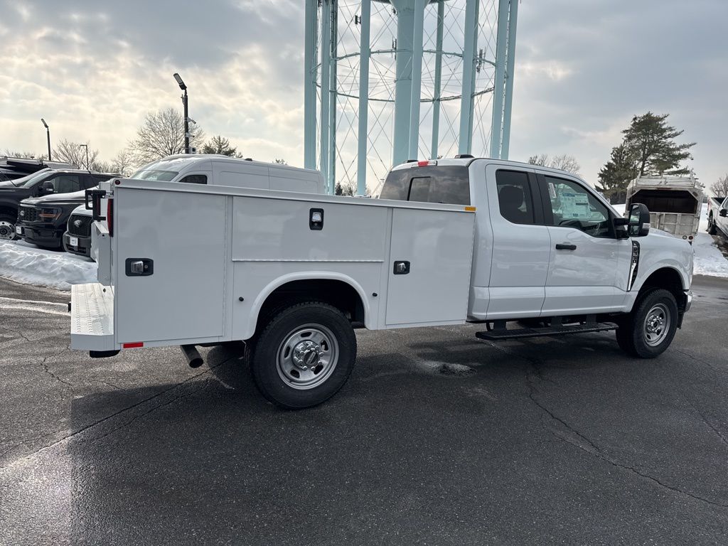 2026 Ford F-350 Chassis XL