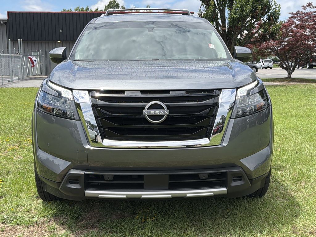 Used 2025 Nissan Pathfinder SUV