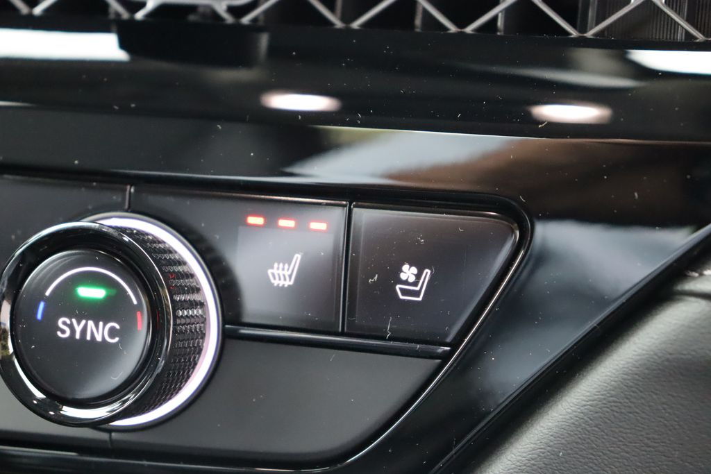 2025 Honda Accord Touring 24