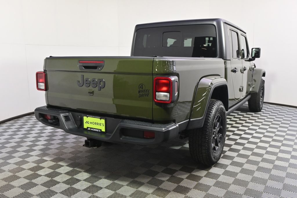 Used 2022 Green Jeep Sport image 6