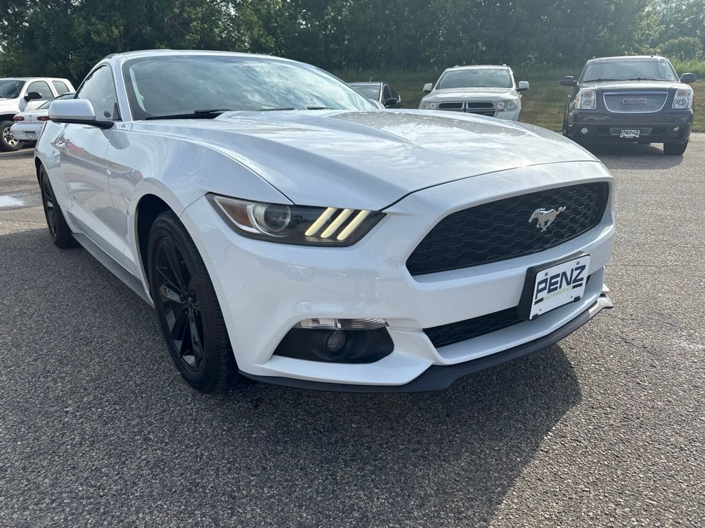 Oxford White 2016 Ford Mustang EcoBoost Coupe RWD Coupe Rear-Wheel Drive 6-Speed Automatic