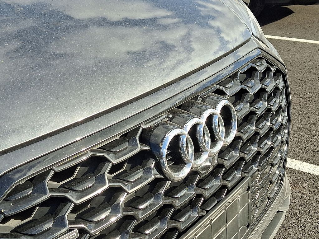 Thumbnail: 2023 Audi Q5 - 4