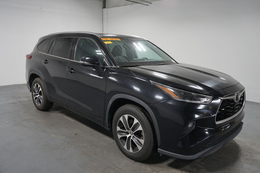 2021 Toyota Highlander XLE 3