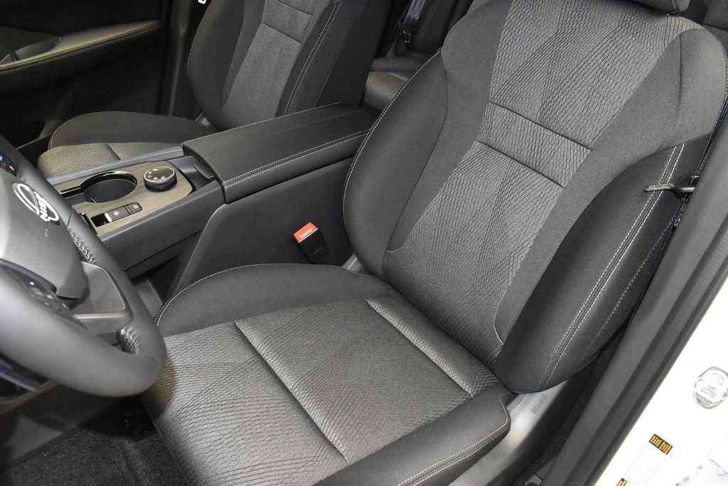 2025 Nissan Rogue SV 13