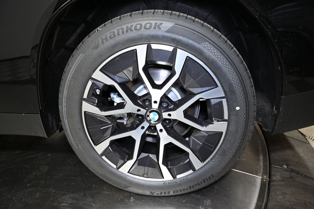 Thumbnail: 2026 BMW X3 - 12