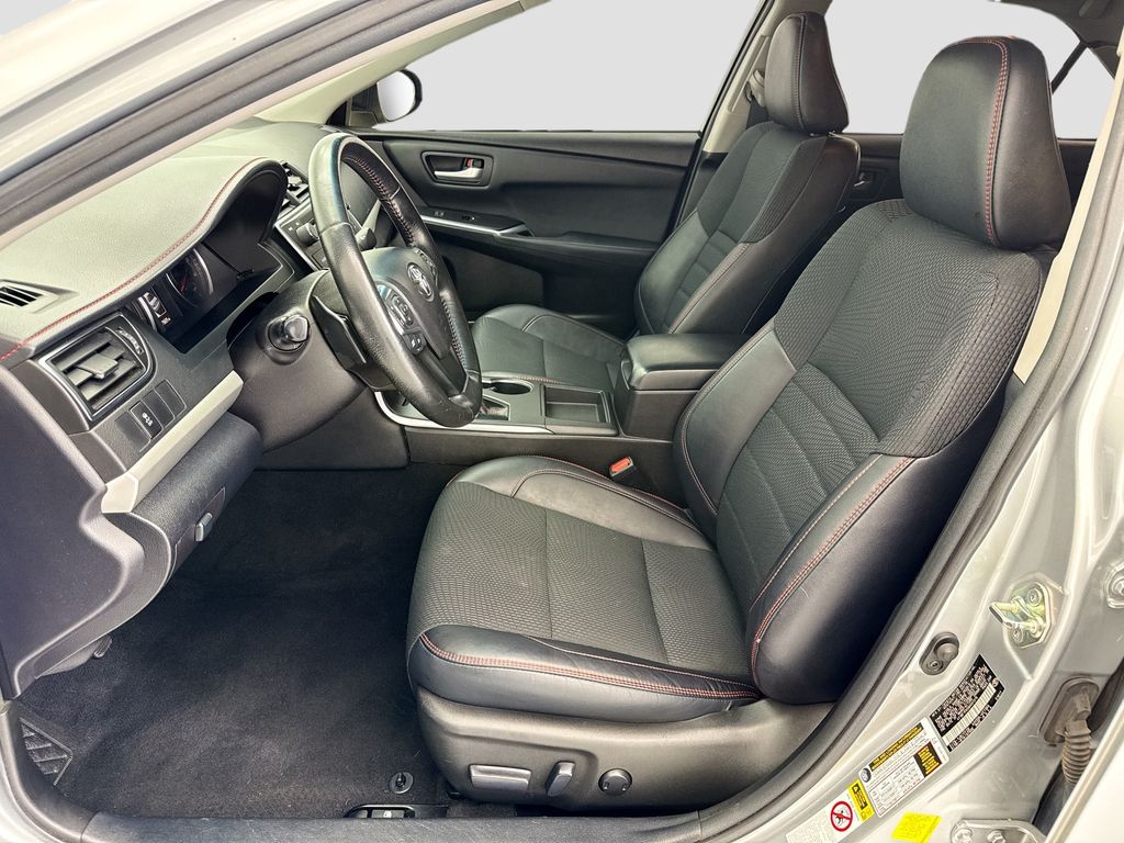 Thumbnail: 2016 Toyota Camry - 17