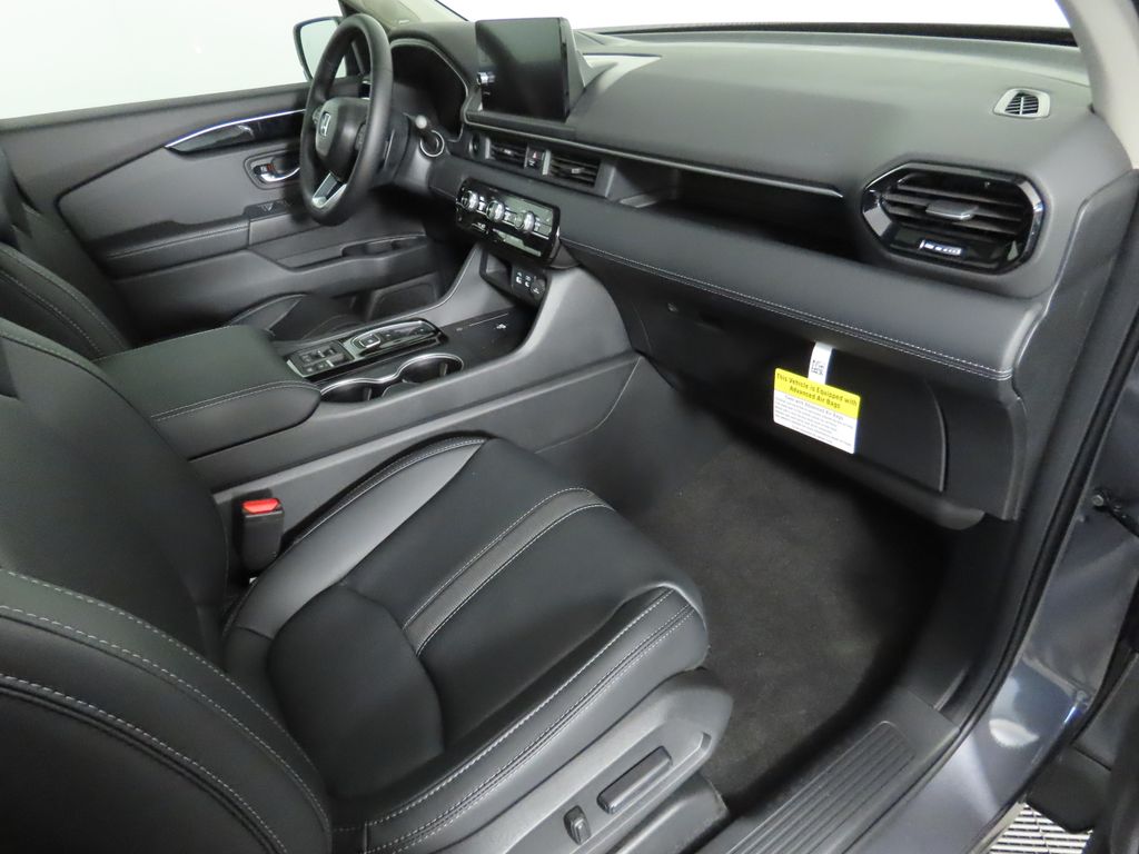 2025 Honda Pilot Touring 17