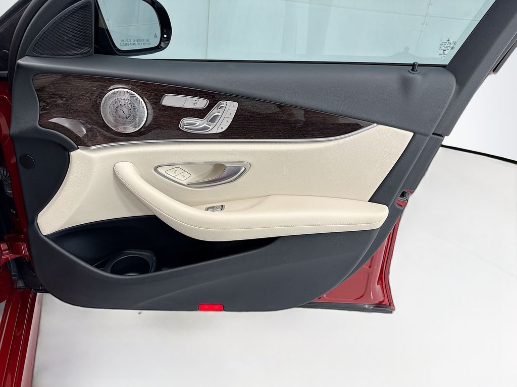 Thumbnail: 2022 Mercedes-Benz E-Class - 24