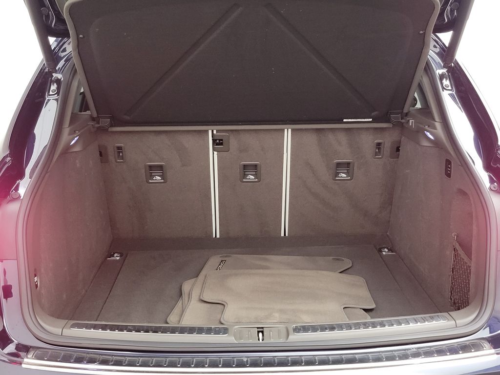 Thumbnail: 2021 Porsche Macan - 8