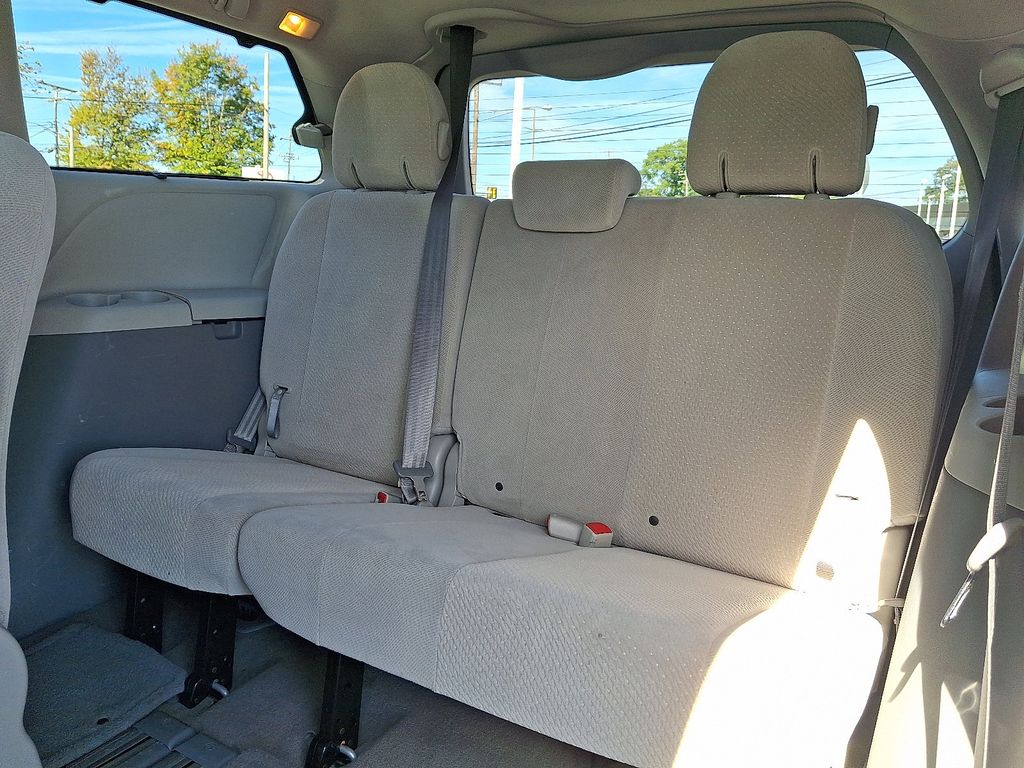 Thumbnail: 2014 Toyota Sienna - 12