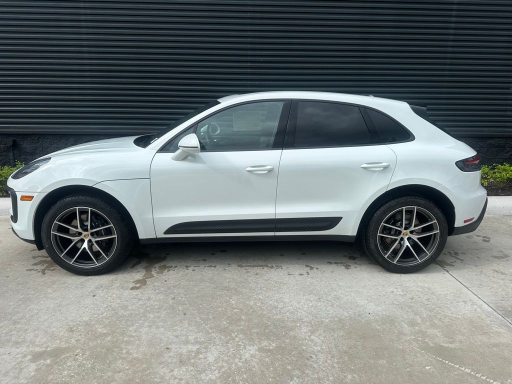 2025 Porsche Macan  2