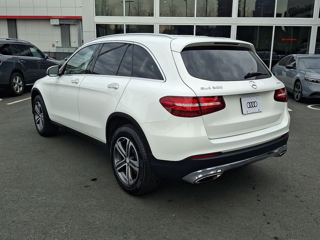 Thumbnail: 2017 Mercedes-Benz GLC - 6
