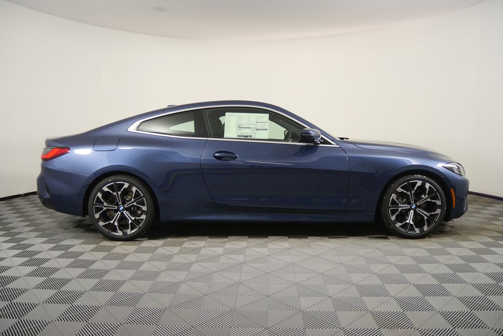 Thumbnail: 2026 BMW 4 Series - 2