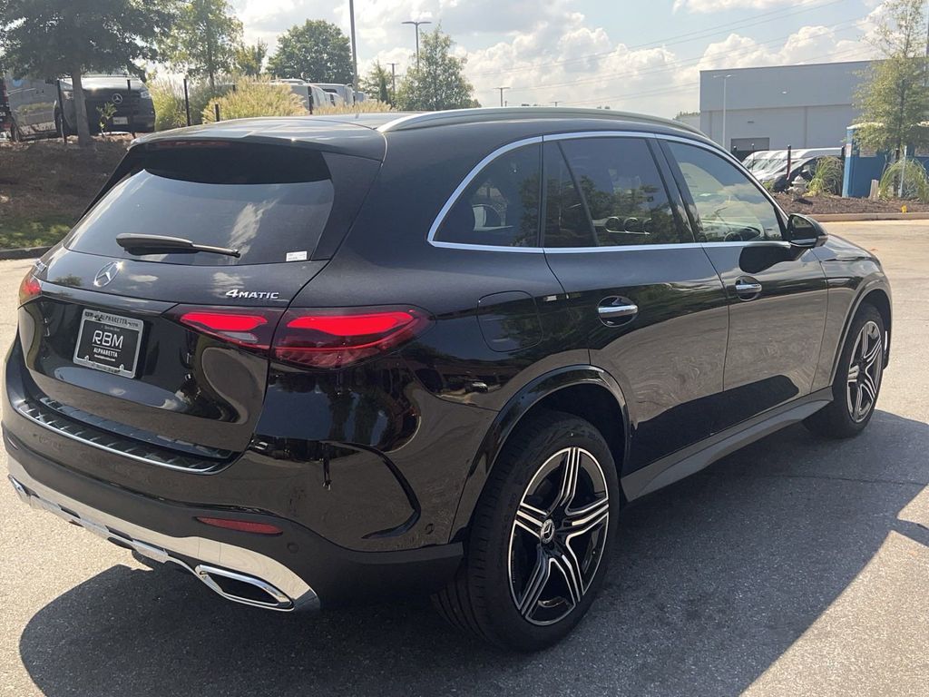 2024 Mercedes-Benz GLC GLC 300 8