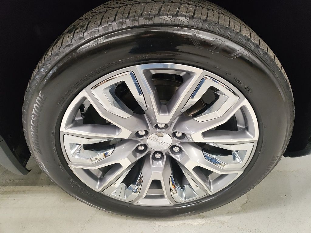 Used 2025 Black GMC Denali image 4