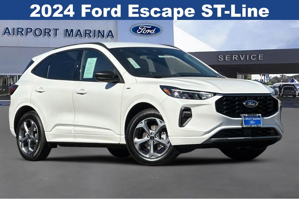 2024 Ford Escape ST-Line 2