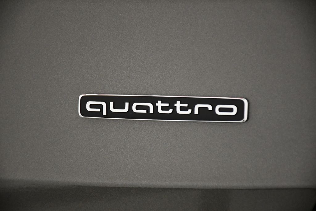 Thumbnail: 2025 Audi Q3 - 10