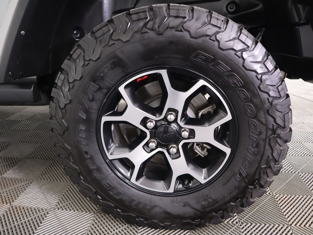 Thumbnail: 2021 Jeep Wrangler - 32