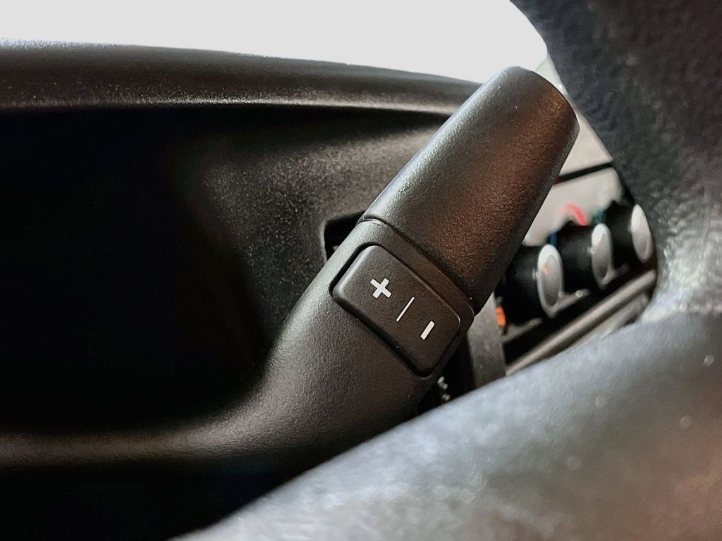 Used 2025 Summit White GMC Work Van image 16