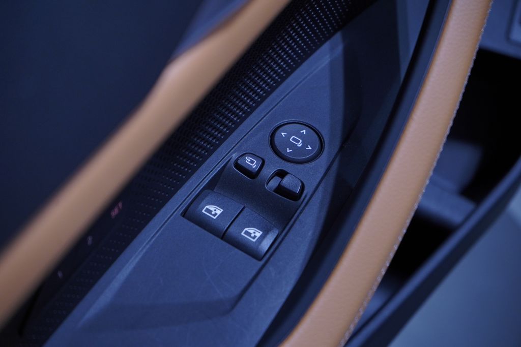 Thumbnail: 2026 BMW 4 Series - 16