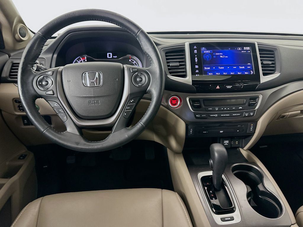 Thumbnail: 2017 Honda Pilot - 22