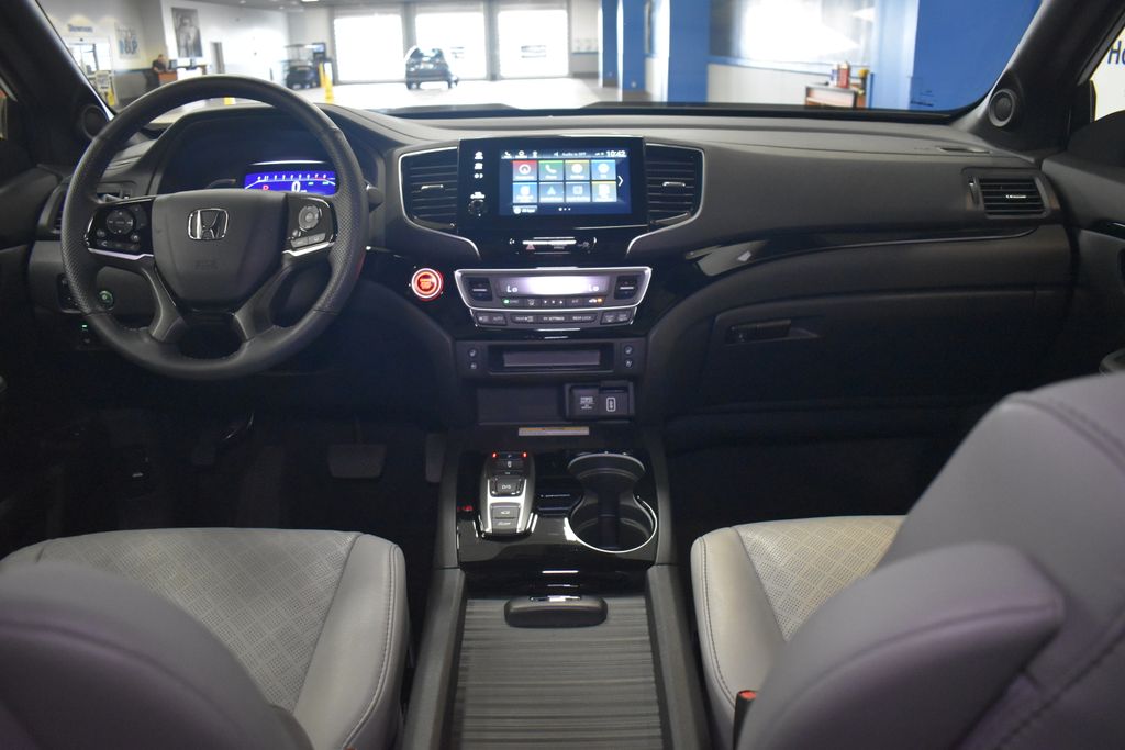 2023 Honda Passport Elite 18