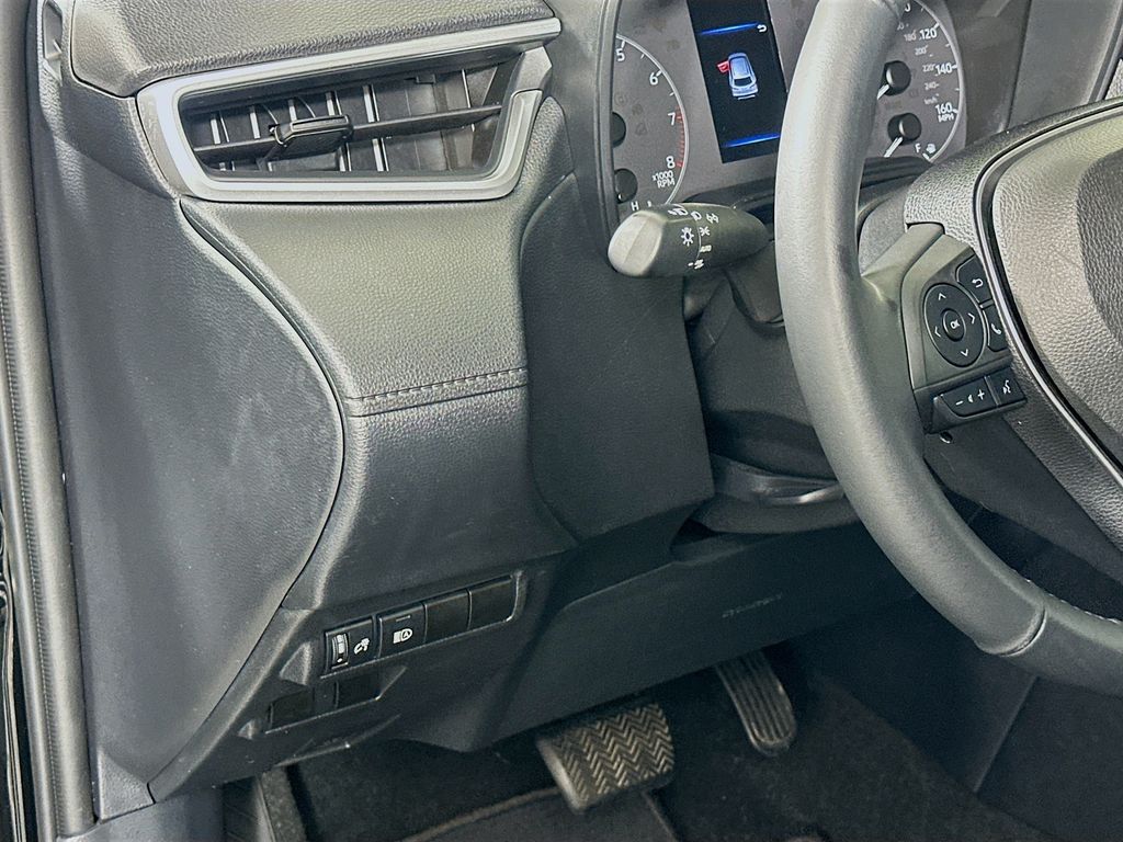 Thumbnail: 2023 Toyota Corolla Cross - 10