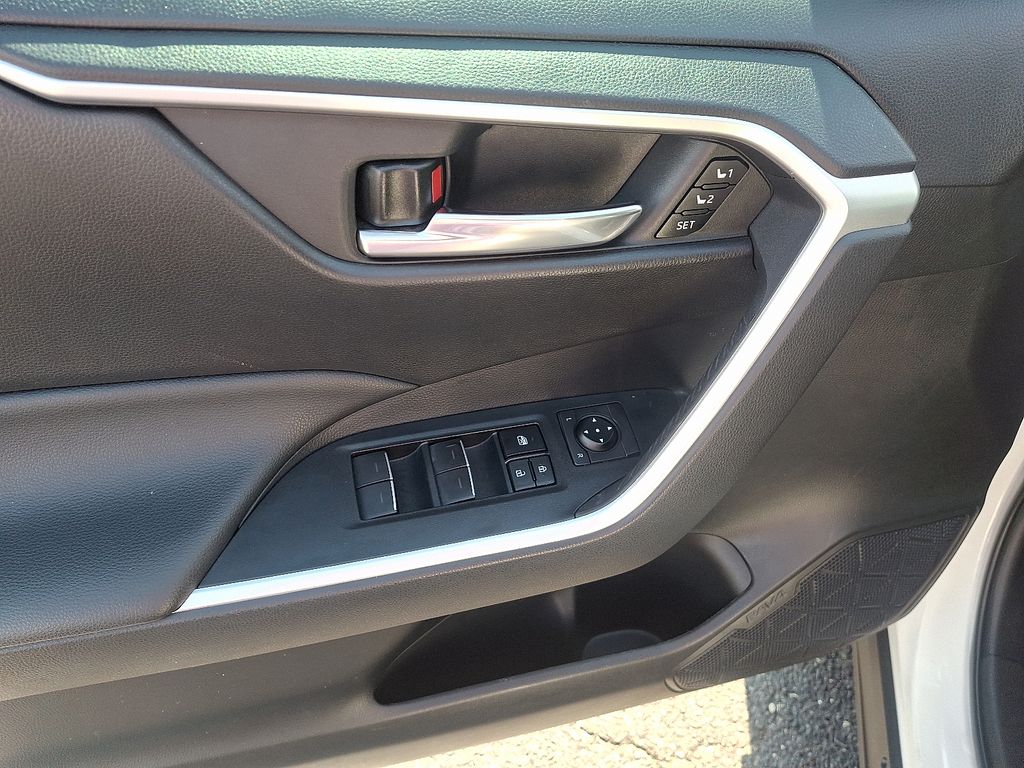 Thumbnail: 2023 Toyota RAV4 - 13