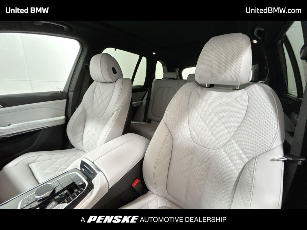 Thumbnail: 2026 BMW X5 - 13