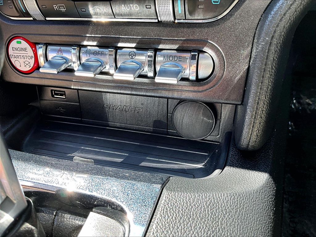 2015 Ford Mustang — photo 27