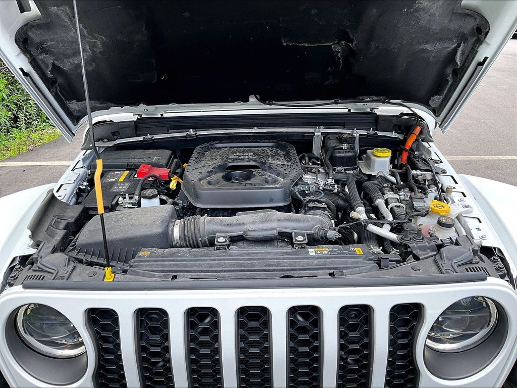 2023 Jeep Wrangler — photo 28