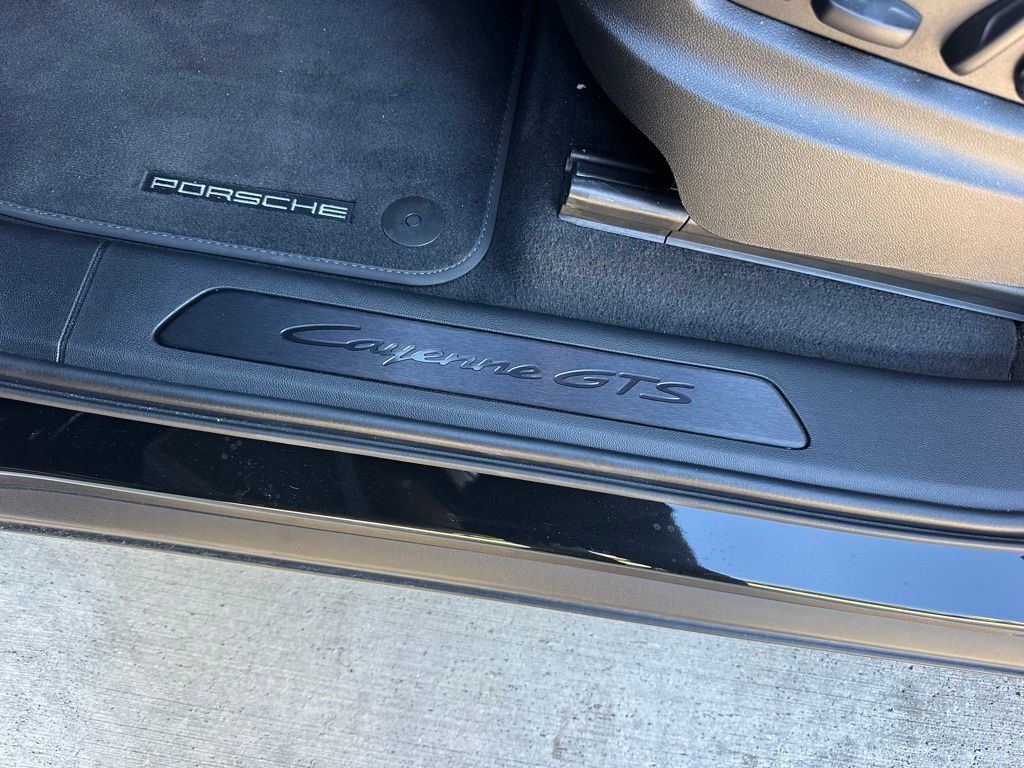 Thumbnail: 2025 Porsche  - 24