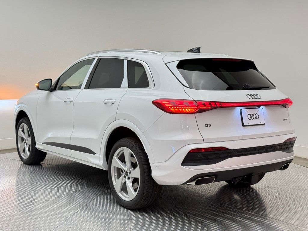 Thumbnail: 2025 Audi Q5 - 11