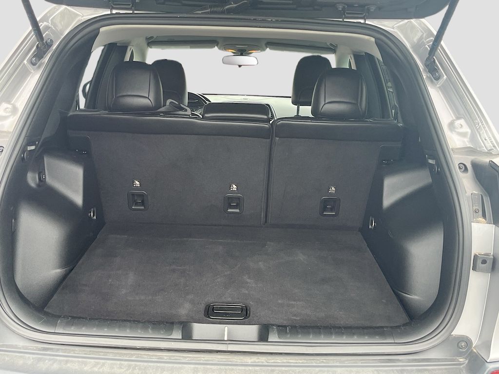 Used 2019 Silver Jeep Latitude Plus image 24