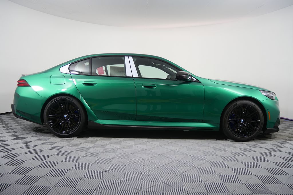 Thumbnail: 2026 BMW M5 - 2