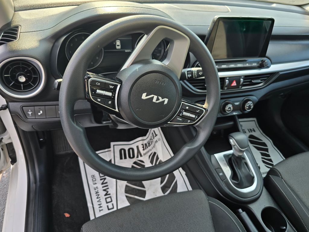 Used 2024 White Kia LXS image 15