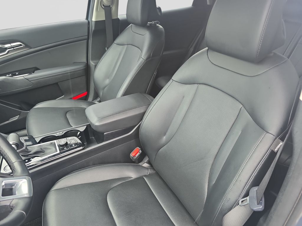 Used 2025 Kia Sportage SUV