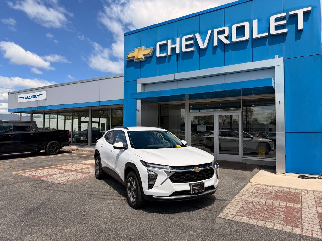 2024 Chevrolet Trax LT's photo