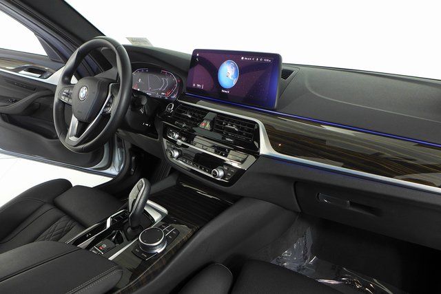 2021 BMW 5 Series 530i 13